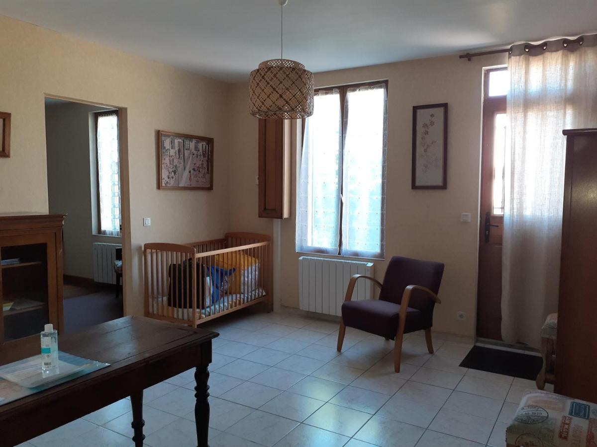 Freneuse  Gite 32 Rue Du Huit Mai מראה חיצוני תמונה