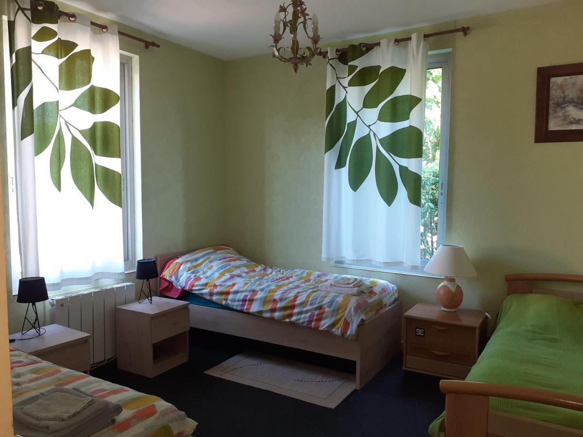 Freneuse  Gite 32 Rue Du Huit Mai מראה חיצוני תמונה