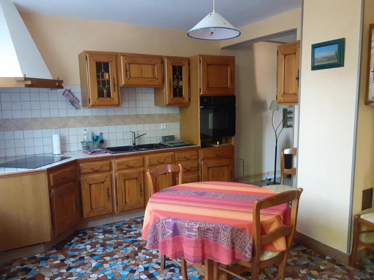 Freneuse  Gite 32 Rue Du Huit Mai מראה חיצוני תמונה