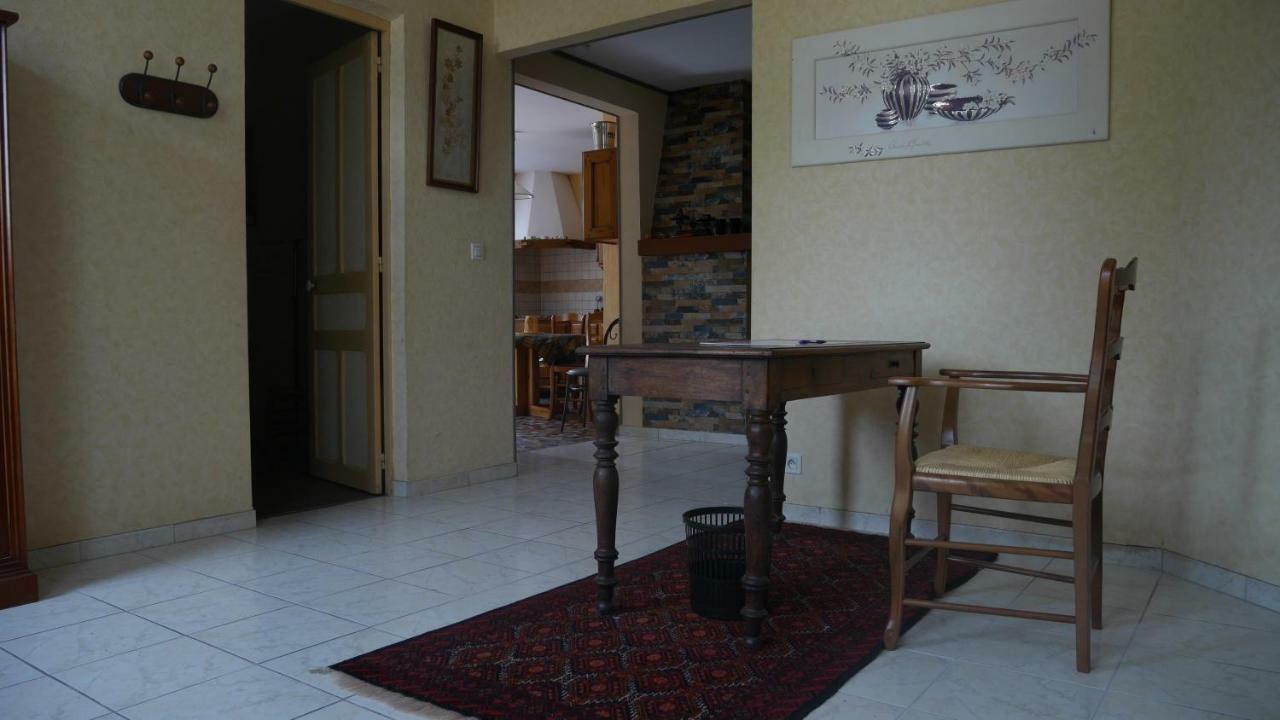 Freneuse  Gite 32 Rue Du Huit Mai מראה חיצוני תמונה